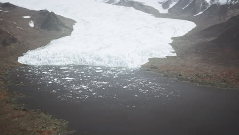 Wunderschöne-Landschaft-Auf-Einem-Gletscher-In-Island